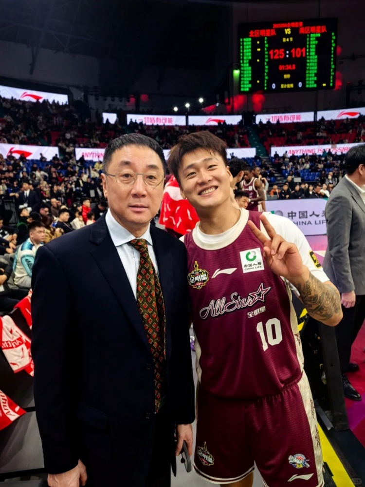 赵睿：该干正事儿了 三分还得练 要不然又成互联网背面课本了hhh