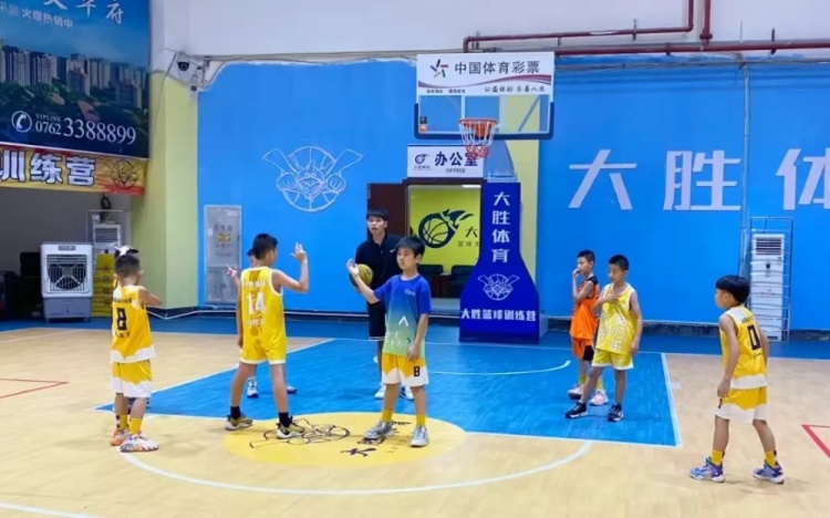 广东河源体彩少儿篮球培训班：结营不散场，，，，，梦想正启航