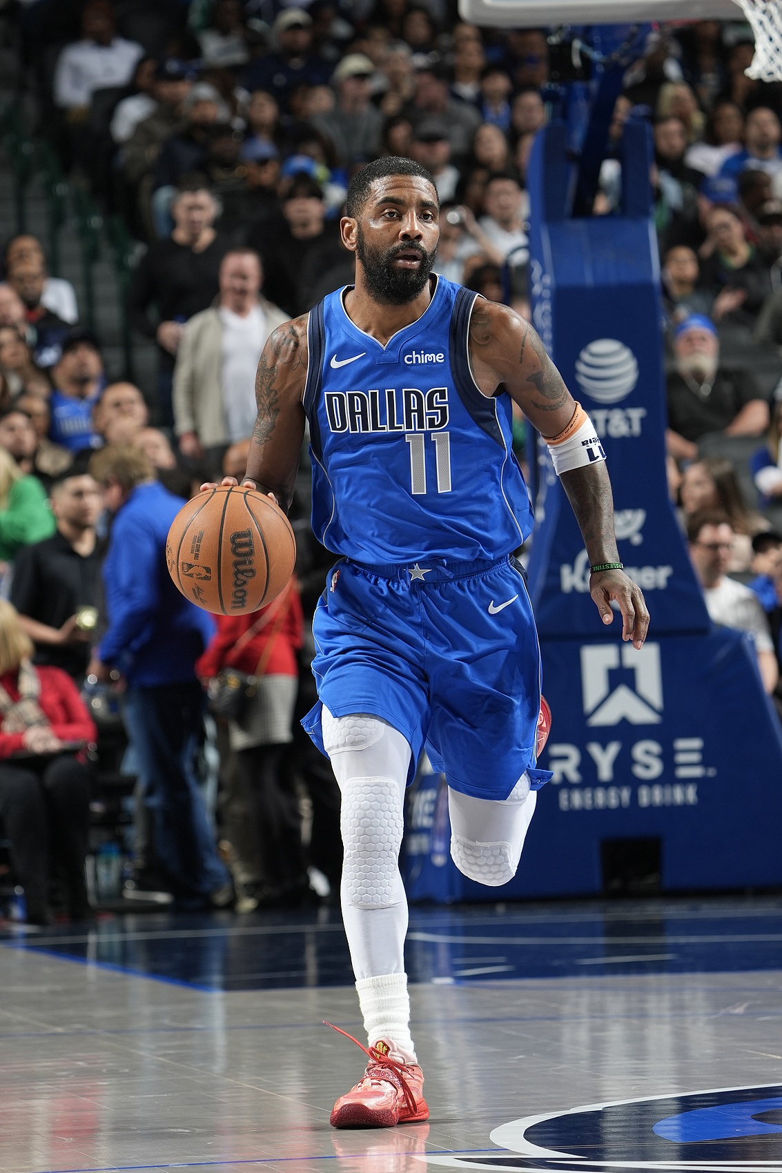 欧文场均20+/三分掷中率40%+/罚球掷中率90%+ NBA本季唯一做到