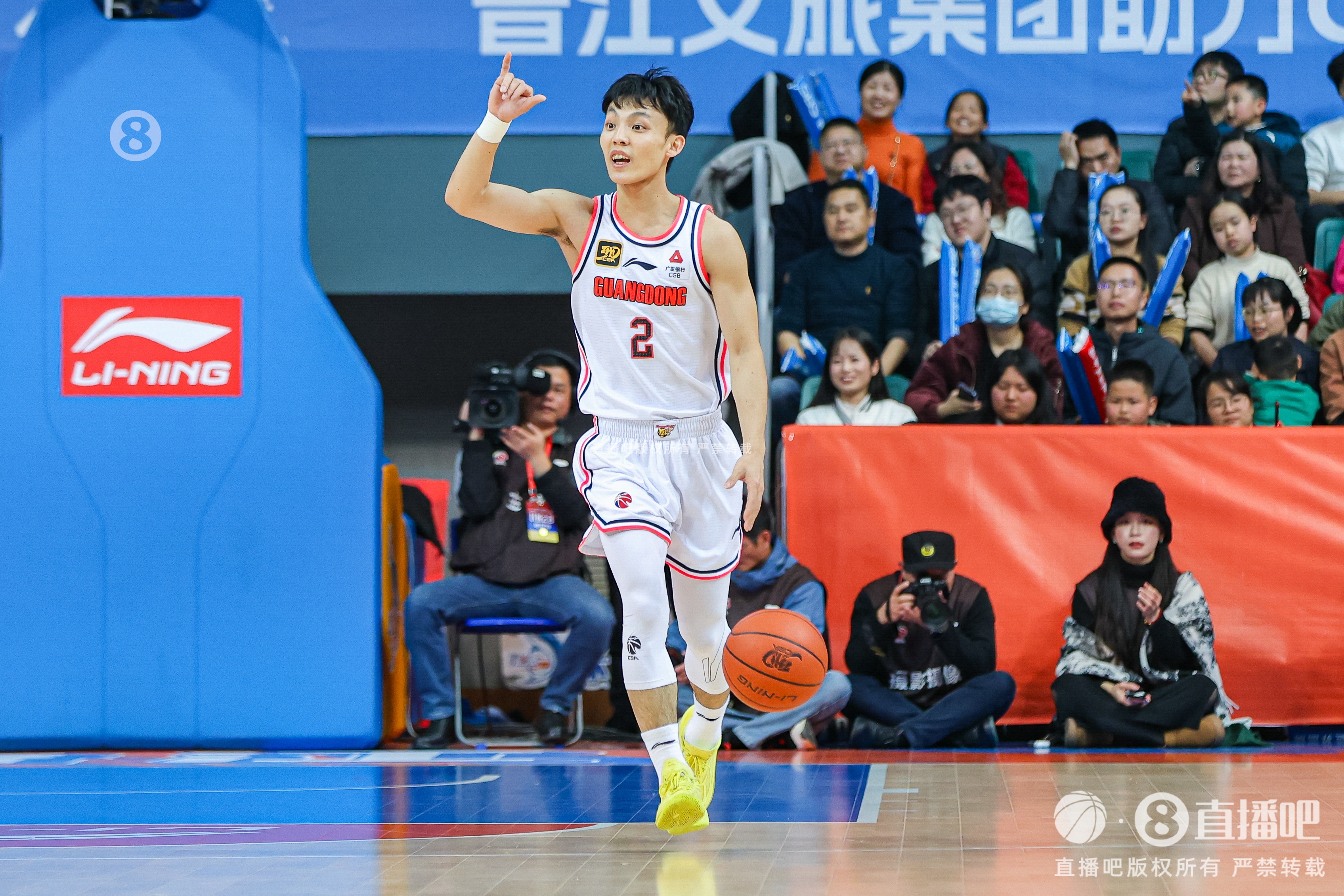 徐杰：不介意别人频仍提我的身高 身高不是打篮球的唯一标准